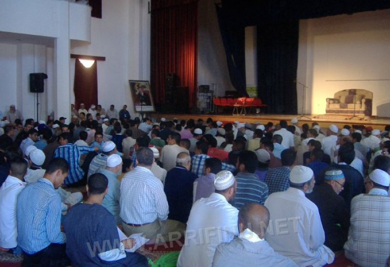 
<span>أحد عشر أجنبيًا يعتنقون الإسلام منذ بَدْء رمضان بالجزائر</span>
