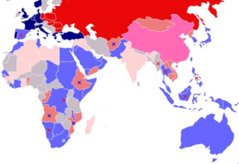 
<span>عالم لا يزال منقسما</span>
