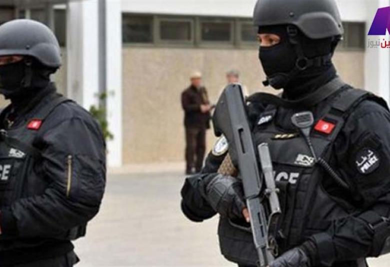 
<span>تونس تمدد حالة الطوارئ لثلاثة أشهر بسبب داعش</span>
