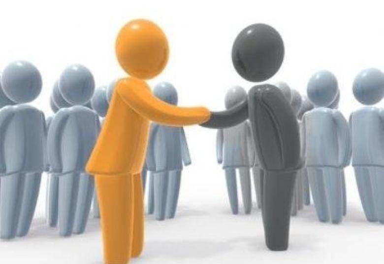 
<span>الاهتمام بالآخرين</span>
