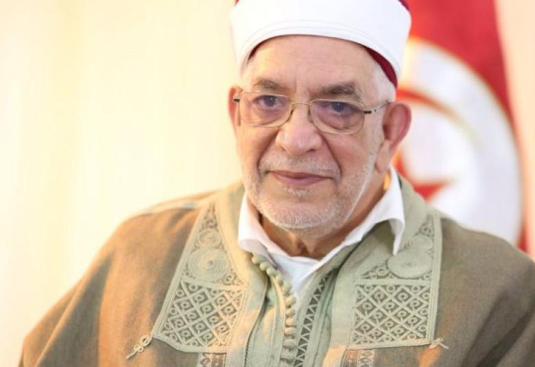 
<span>عبد الفتاح مورو الرجل باختصار كان يشبه تونس الكبيرة بكل جوامعها..</span>
