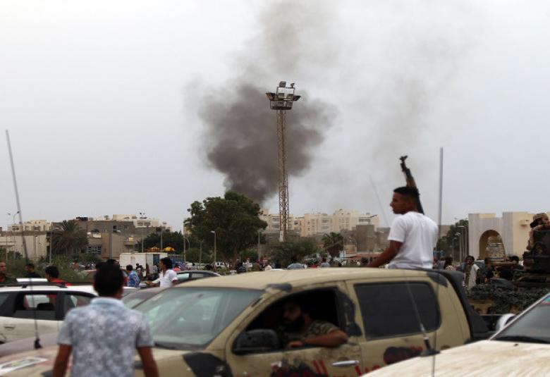 
<span>مقتل 22 شخصا جراء تفجير انتحاري في بنغازي</span>
