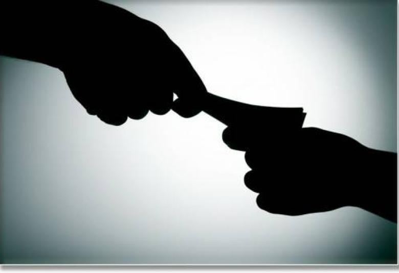 
<span>هل يعتبر الفساد سببا من الأسباب التي تؤدي للتطرف أم هو ذريعة يحتج بها بعض المتطرفين للدفاع عن تطرفهم؟</span>
