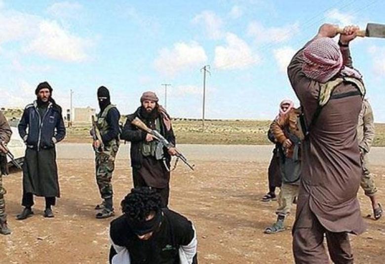 
<span>وما ذنبهم الا ان لديهم ضمير صاح..."داعش" تعدم 3 عراقيين بتهمة تهريب عوائل</span>
