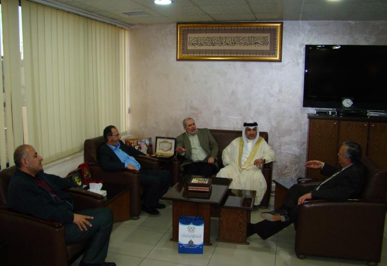 
<span>زيارة الدكتور عبد الناصر محمد العباسي تعريف وتوضيح .</span>
