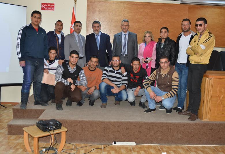 
<span>الدكتور الجراح يوضح مفهوم التطرف والغلو كمفهوم سياسي</span>
