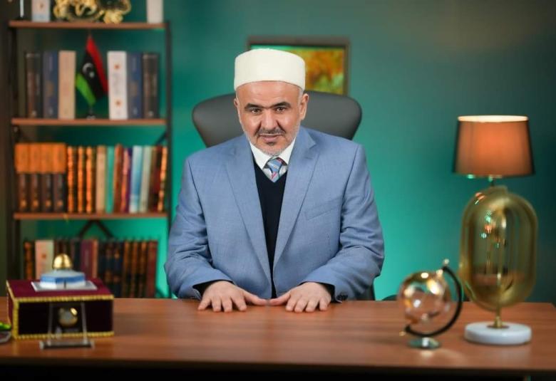 
<span>كيف دعا الله سبحانه وتعالى عباده لدعائه والتضرع اليه.. من خلال اسميه: السميع، العليم؟؟ </span>
