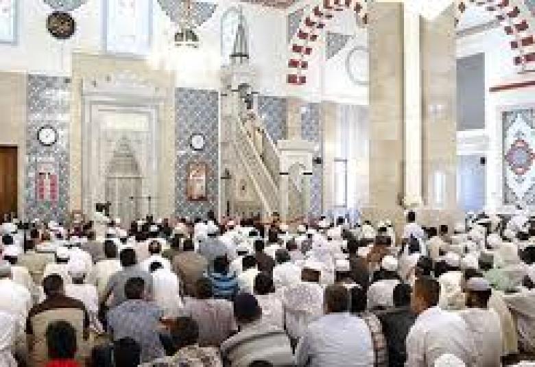 
<span>حديث: من تكلم يوم الجمعة والإمام يخطب فهو كمثل الحمار يحمل أسفارا </span>
