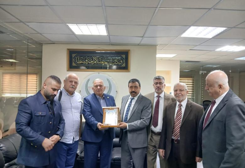 
<span>الأمين العام للمنتدى العالمي للوسطية يستقبل وفداً رفيع المستوى من جامعة ازمير كاتب شلبي</span>
