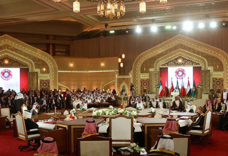 
<span>أمير قطر يدعو بافتتاح القمة الخليجية لمواجهة الإرهاب</span>
