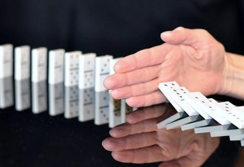 
<span>الأخذ بالأسباب بين الواقع والشرع</span>
